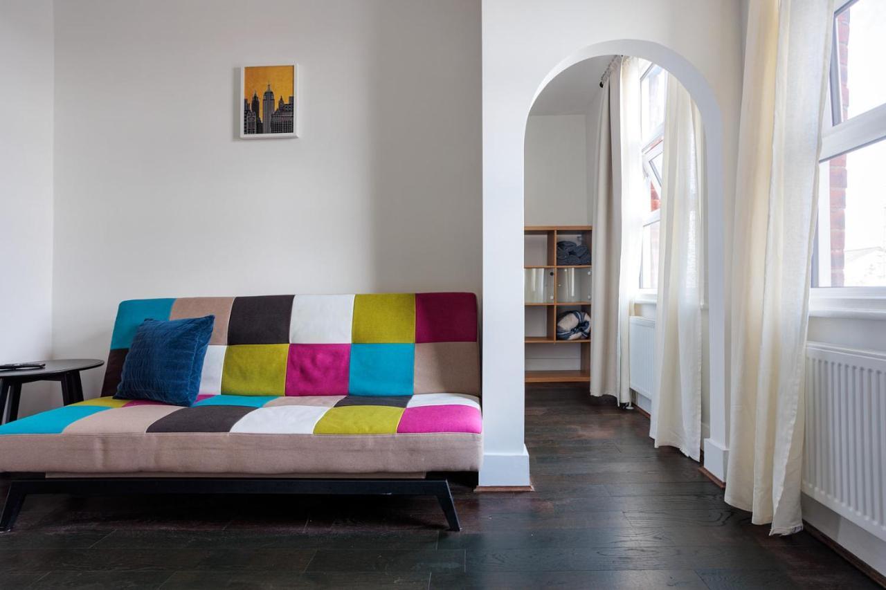 Entire Luxurious Flat Sleeps 4 Persons Apartment Londra Exterior foto