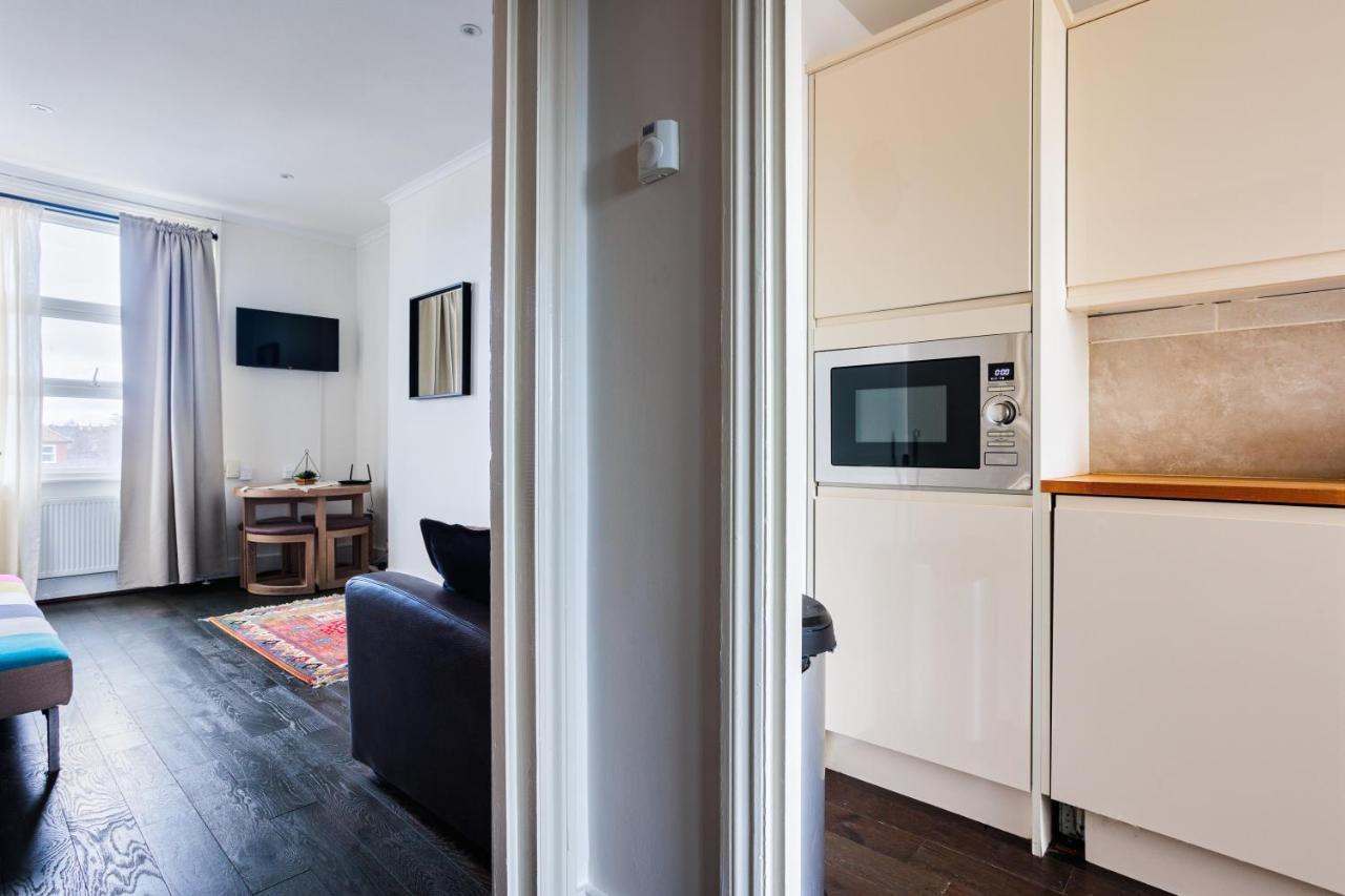 Entire Luxurious Flat Sleeps 4 Persons Apartment Londra Exterior foto