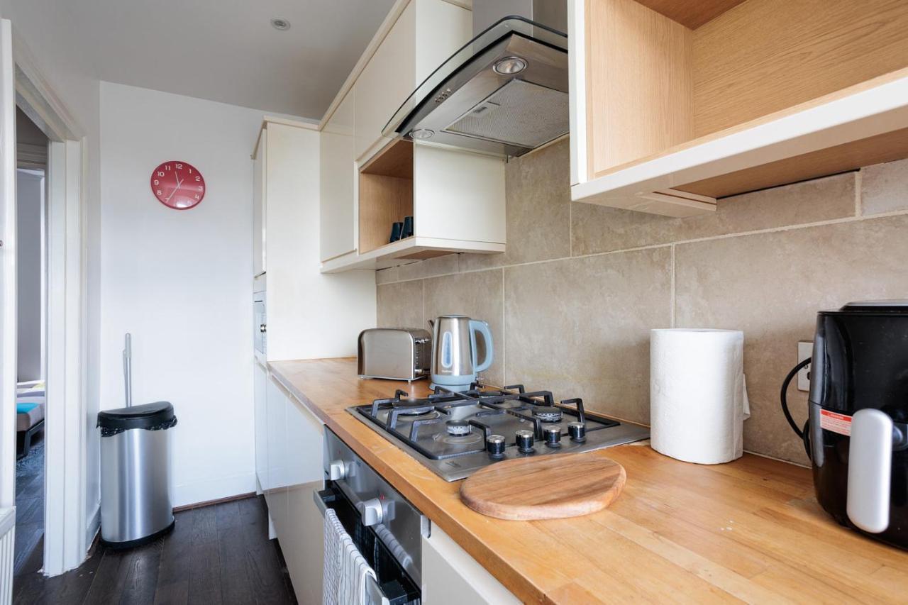 Entire Luxurious Flat Sleeps 4 Persons Apartment Londra Exterior foto