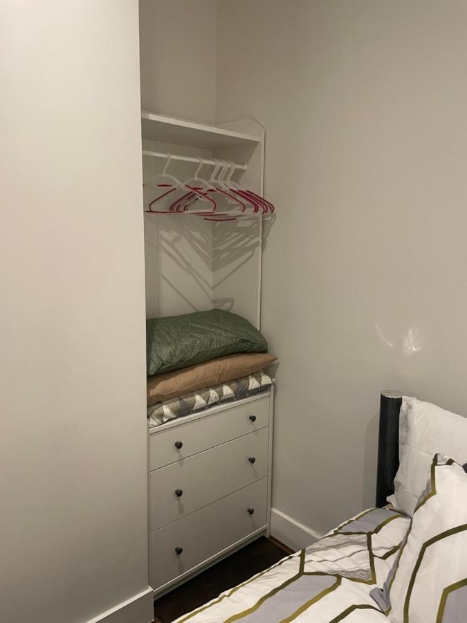 Entire Luxurious Flat Sleeps 4 Persons Apartment Londra Exterior foto